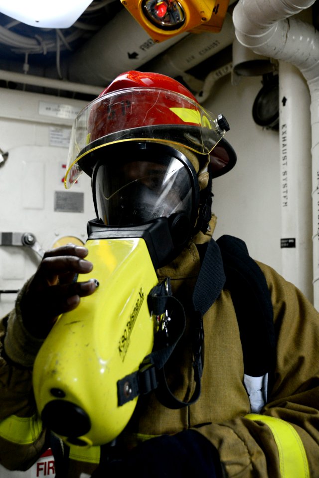 USS Mesa Verde operations 140220-N-HB951-009