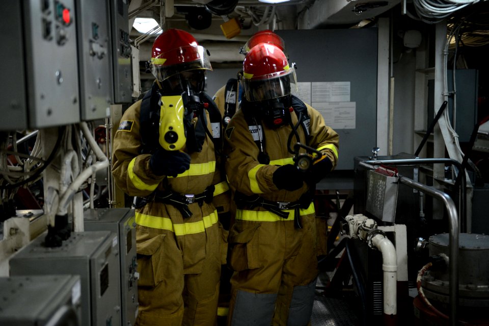 USS Mesa Verde operations 140220-N-BD629-308