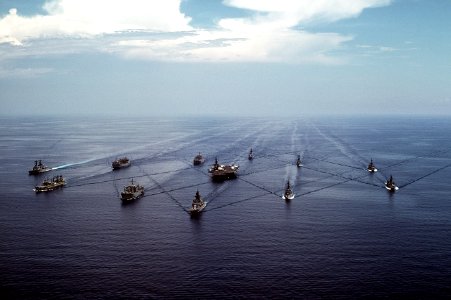 USS Midway (CV-41) carrier battle group underway in Makassar Strait on 28 September 1985 (6408112) photo