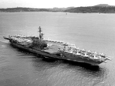 USS Midway (CVA-41) leaving San Francisco Bay, California (USA), 10 April 1972 (6484606)