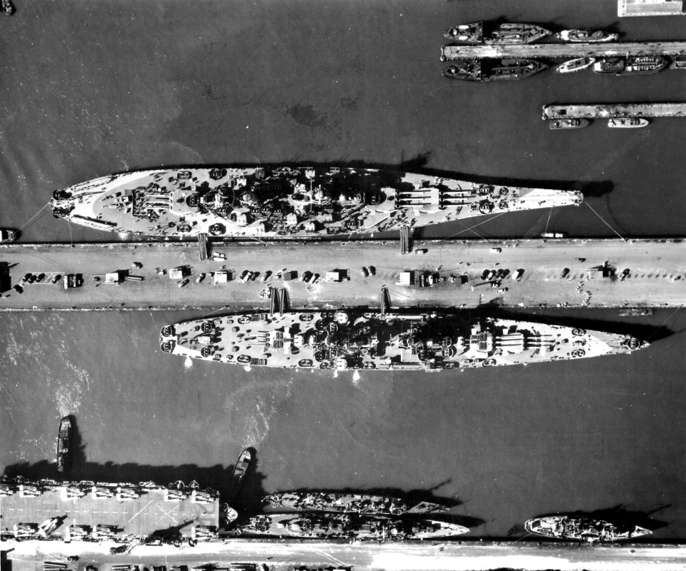 USS Missouri (BB-63) and USS Alaska (CB-1) at Norfolk, Virginia, 1944
