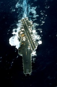 USS Midway (CV-41) underway in the Philippine Sea on 1 June 1987 (6478548)