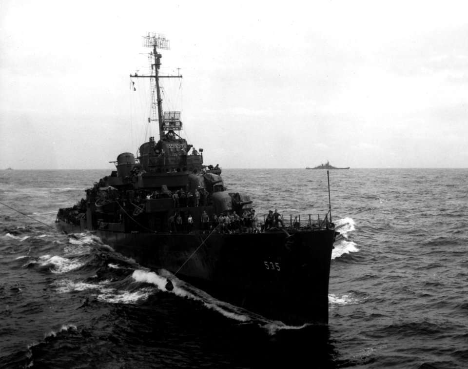 USS Miller (DD-535) underway in the Pacific Ocean on 11 October 1944 (NH 98522)