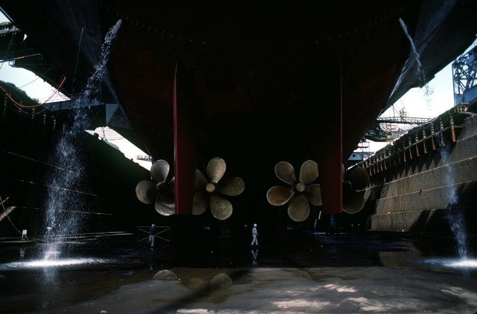 USS Midway (CV-41) screws, 1985