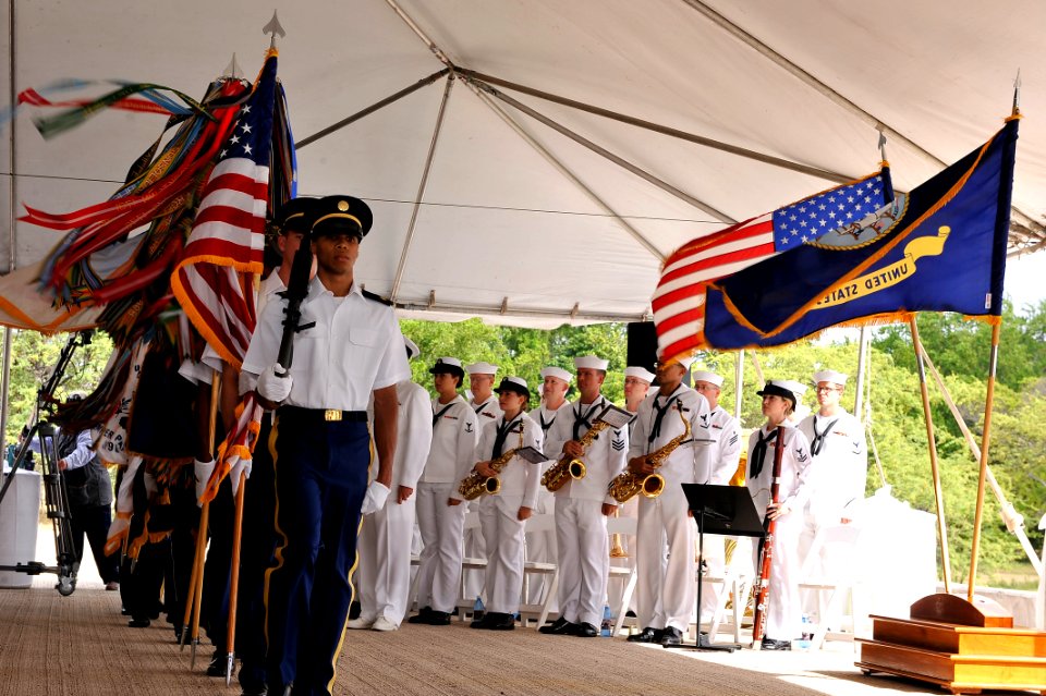 USS Missouri Memorial Association commemorates 68th anniversary of the end of World War II, unveils statue of Fleet Adm. Chester W. Nimitz 130902-N-PJ759-037