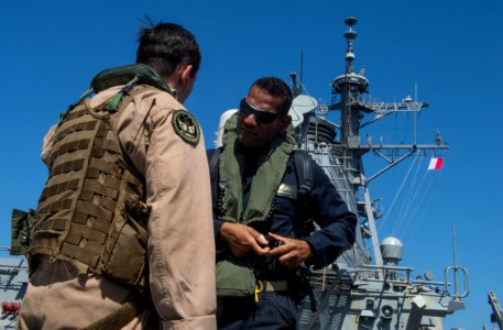 USS Mitscher (DDG 57) 141019-N-RB546-043 (14986504304)