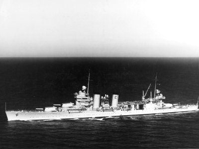 USS Minneapolis (CA-36) underway at sea on 25 June 1938 (NH 50350)