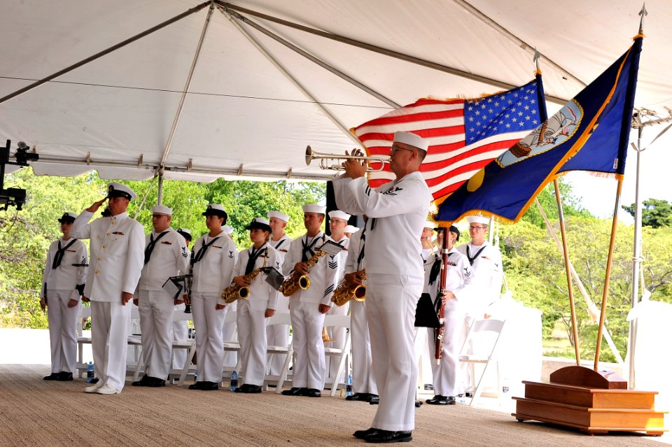 USS Missouri Memorial Association commemorates 68th anniversary of the end of World War II, unveils statue of Fleet Adm. Chester W. Nimitz 130902-N-PJ759-153
