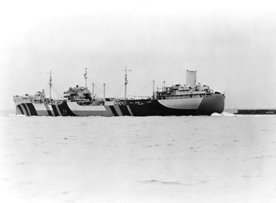 USS Mississinewa (AO-59) underway, circa in May 1944 (NH 97280)