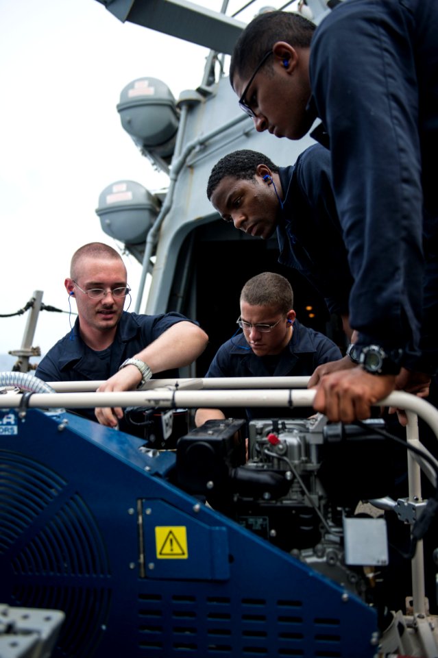 USS Mitscher (DDG 57) 141025-N-RB546-018 (15470834977)