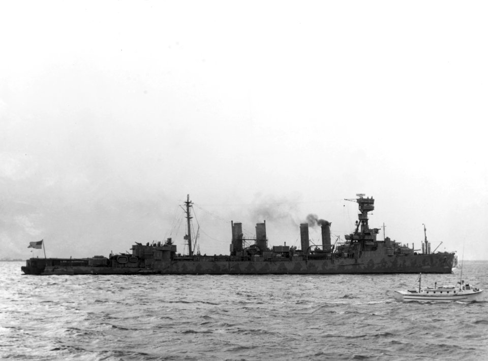 USS Milwaukee (CL-5) off the New York Naval Shipyard on 7 January 1942 (19-N-27088)