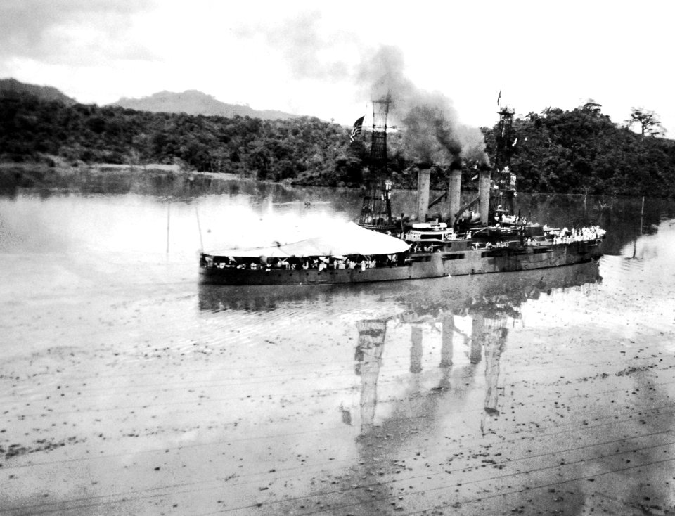 USS Missouri (BB-11) in Gatun Lake, Panama Canal, July 16, 1915 (18474364866)