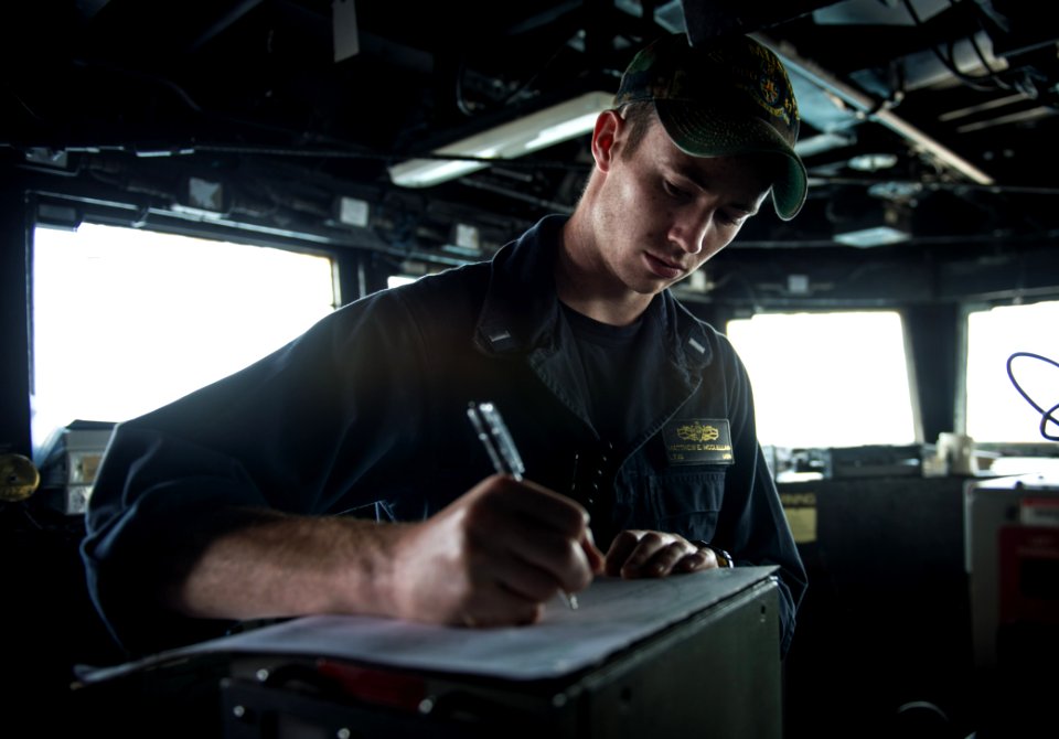 USS Mitscher (DDG 57) 150215-N-RB546-036 (15954576184)
