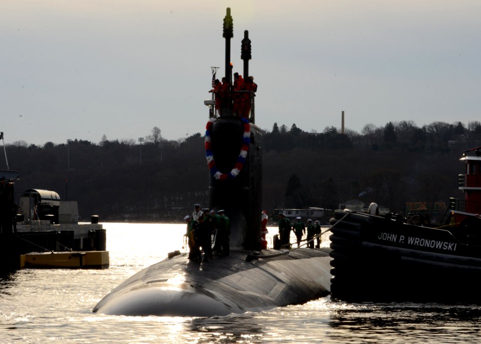 USS Missouri completes maiden 6-month deployment 131220-N-TN558-079