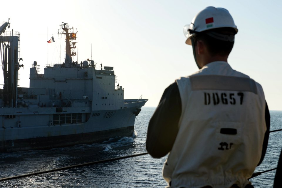 USS Mitscher (DDG 57) 150301-N-RB546-008 (16746222846)