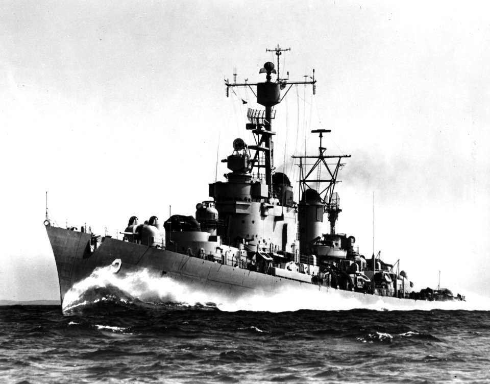 USS Mitscher (DL-2) underway at sea on 13 July 1962 (L45-189.03.01)