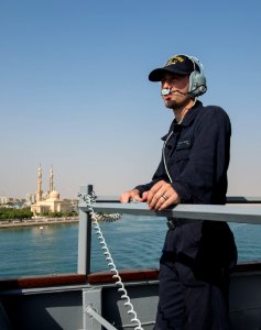 USS Mitscher (DDG 57) 141018-N-RB546-203 (15151139283)