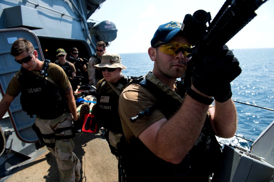 USS Mitscher (DDG 57) 141023-N-RB546-032 (15626838621)