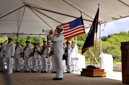 USS Missouri Memorial Association commemorates 68th anniversary of the end of World War II, unveils statue of Fleet Adm. Chester W. Nimitz 130902-N-PJ759-143