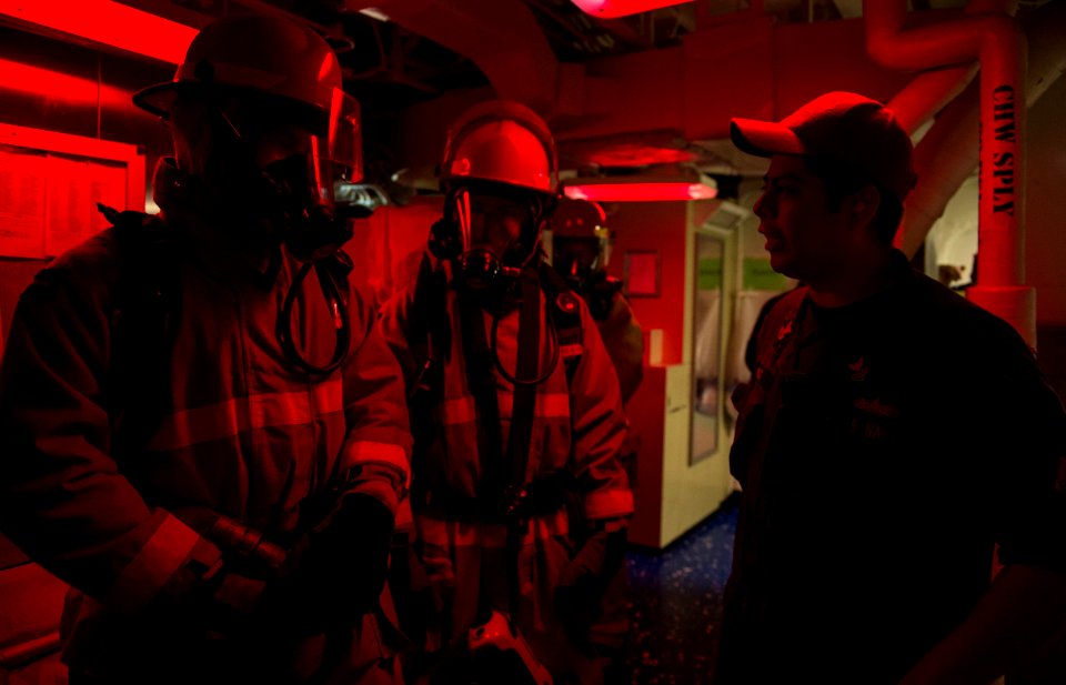 USS Mitscher (DDG 57) 141118-N-RB546-189 (15854664131)