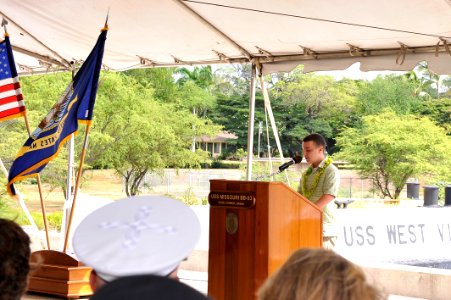 USS Missouri Memorial Association commemorates 68th anniversary of the end of World War II, unveils statue of Fleet Adm. Chester W. Nimitz 130902-N-PJ759-103