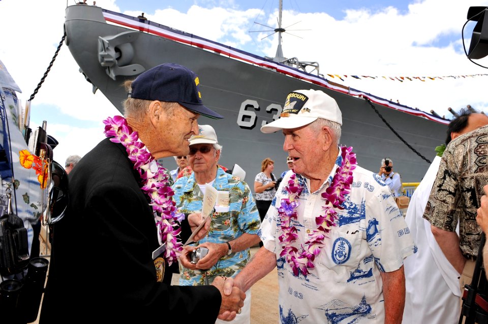 USS Missouri Memorial Association commemorates 68th anniversary of the end of World War II, unveils statue of Fleet Adm. Chester W. Nimitz 130902-N-PJ759-213