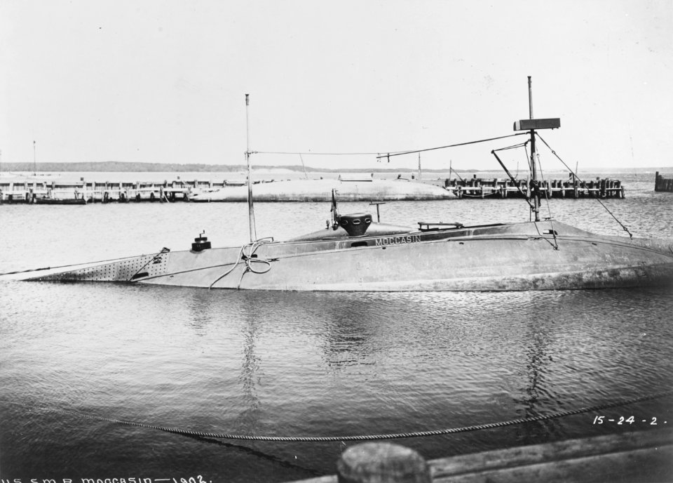 USS Moccasin - NH 45935