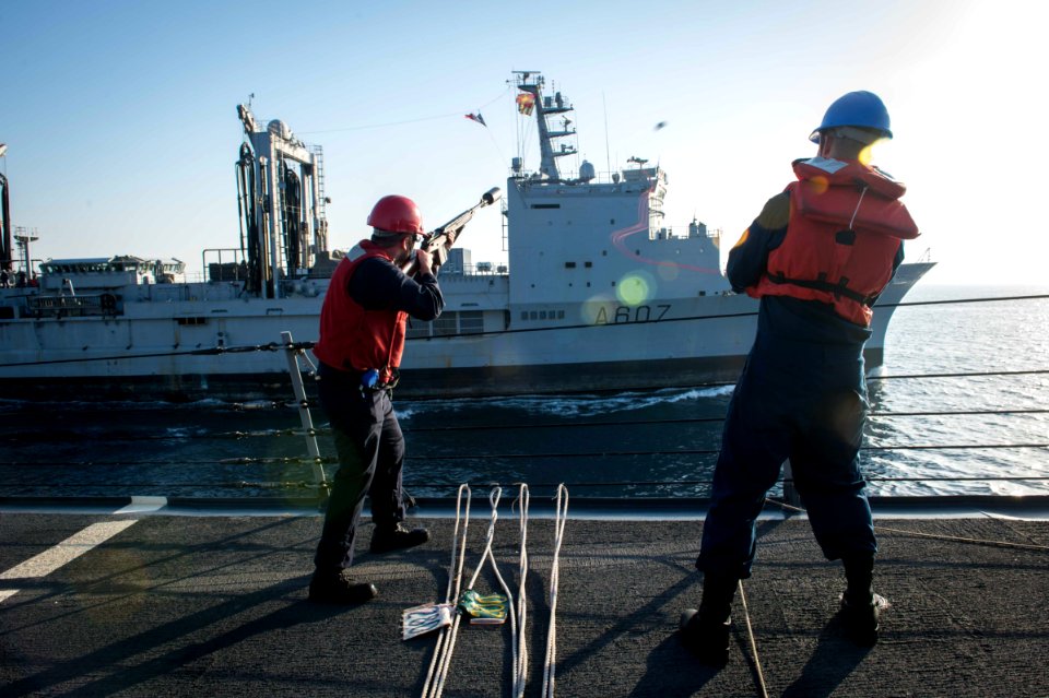 USS Mitscher (DDG 57) 150301-N-RB546-044 (16152161553)