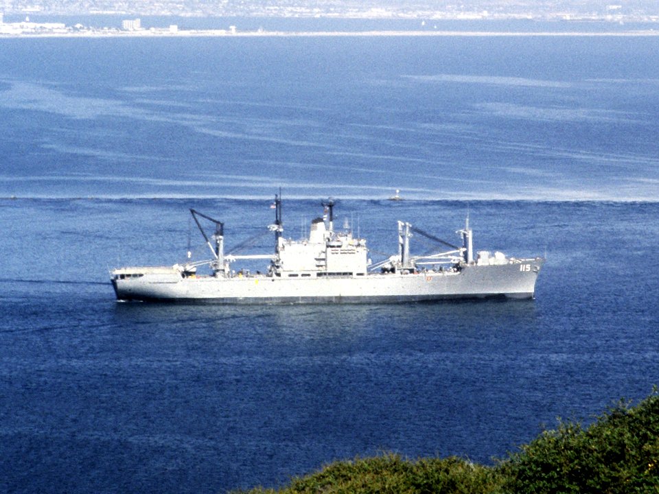 USS Mobile (LKA-115) underway off the coast of California (USA) on 1 October 1979 (6372301)