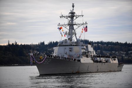 USS Momsen Returns to Homeport 161110-N-WX604-164 photo