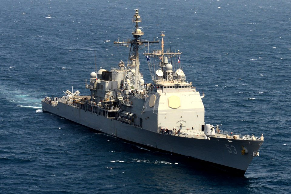 USS Mobile Bay at sea. (8497237311)