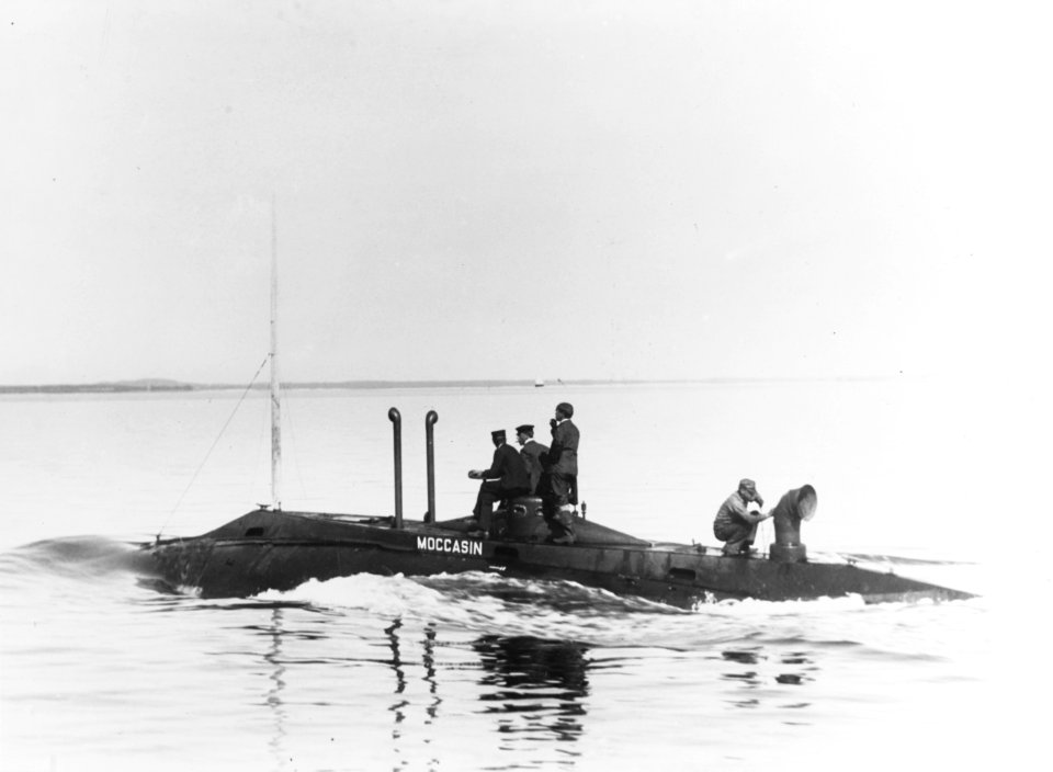 USS Moccasin - NH 45934
