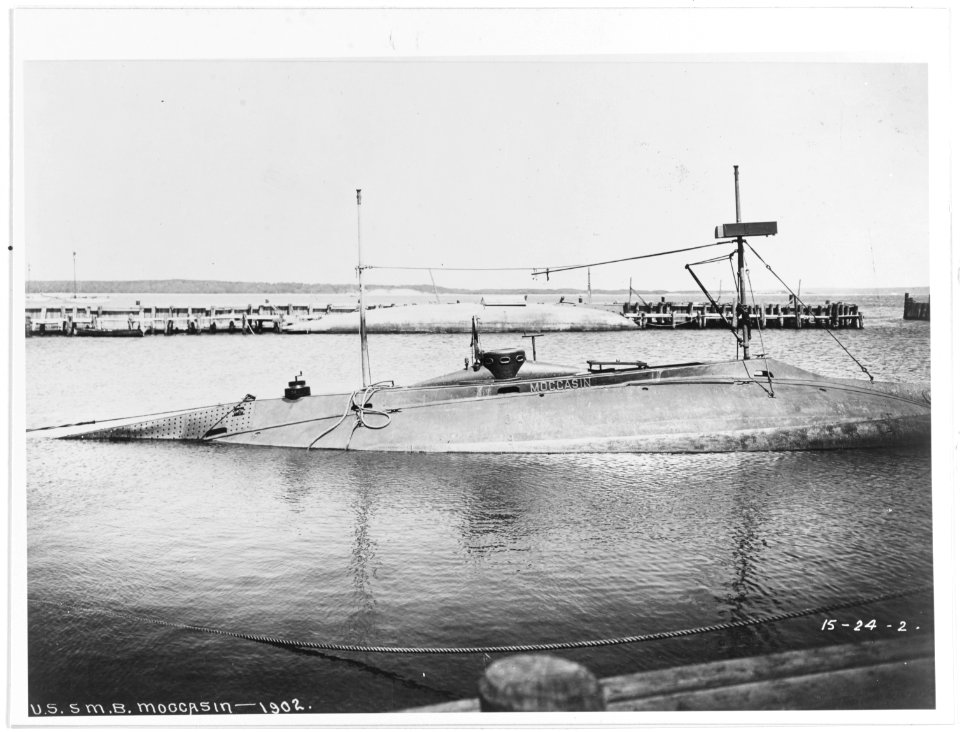 USS Moccasin - NH 45935