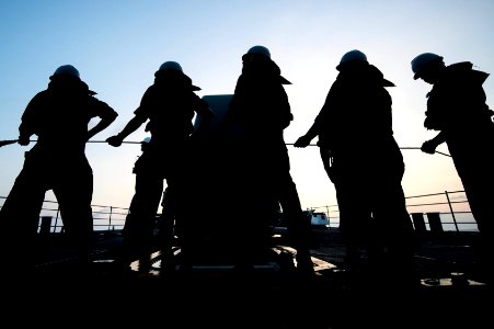 USS Mobile Bay Conducts Replenishment at Sea During RIMPAC 2016 160801-N-EH218-035