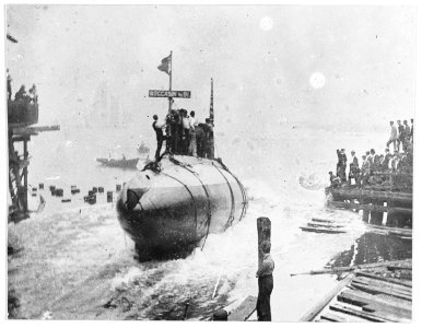 USS Moccasin - NH 45933