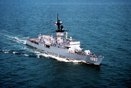 USS Moinester (FF-1097) underway