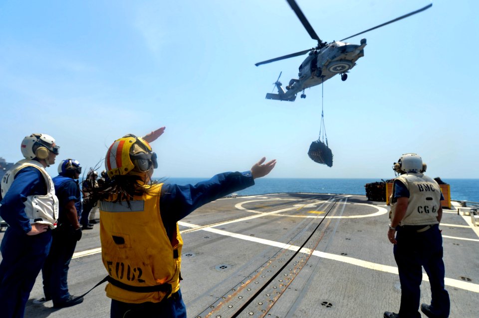 USS Monterey (CG 61) 130731-N-QL471-1064 (9421695082)
