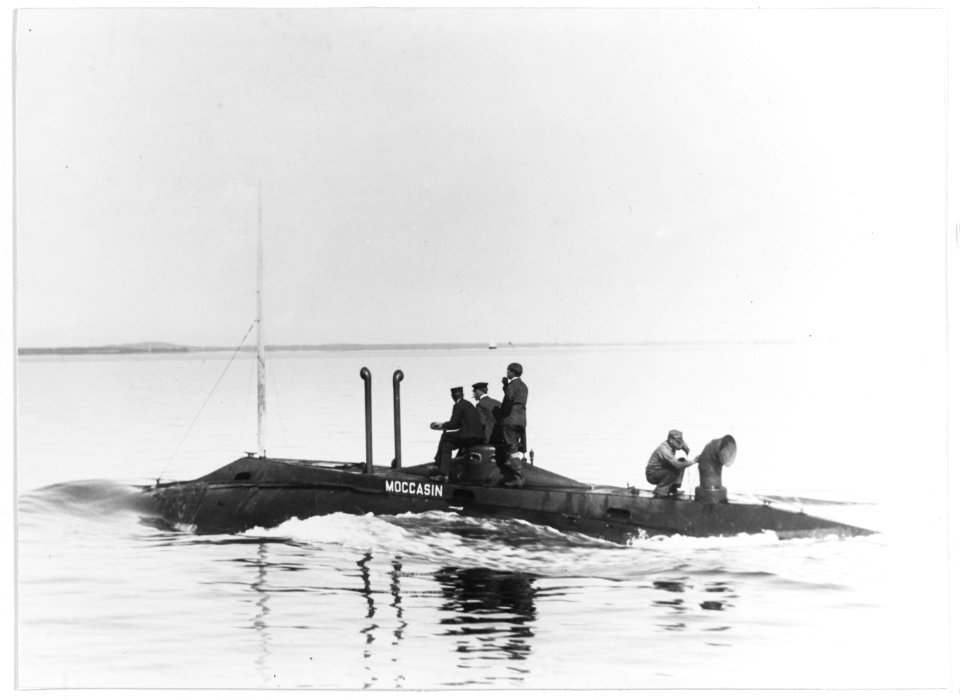 USS Moccasin - NH 45934