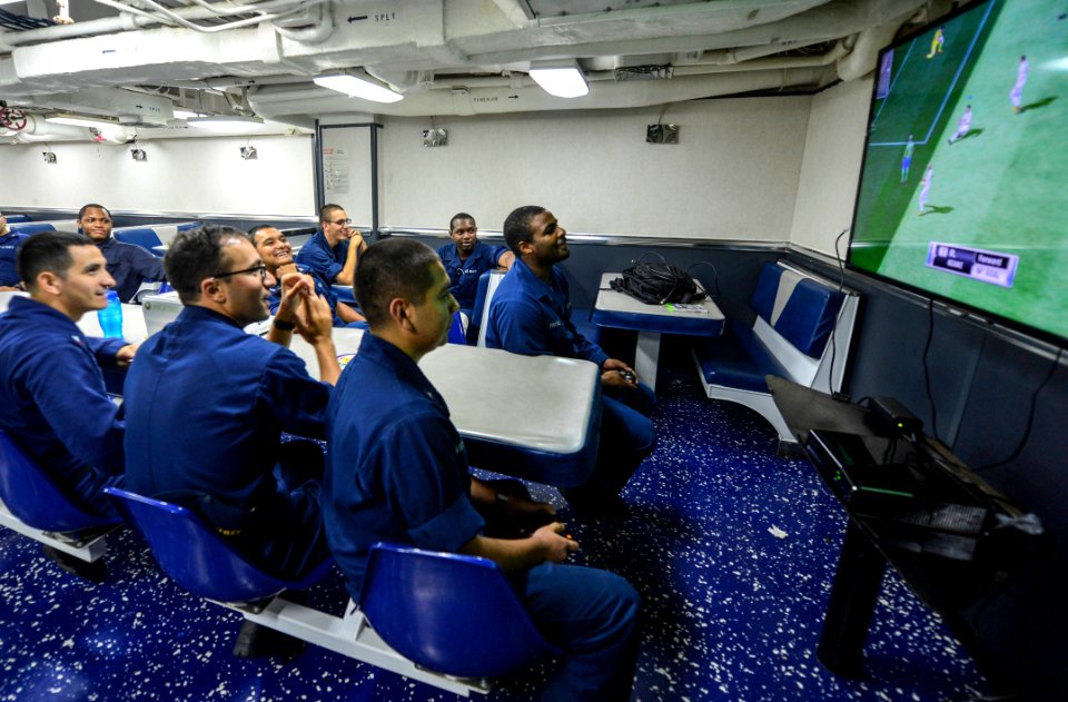 USS MONTEREY (CG 61) 130726-N-QL471-053 (9389381081)