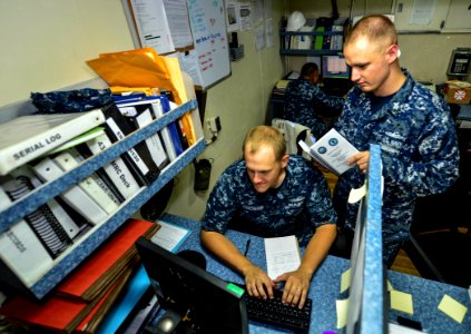 USS MONTEREY (CG 61) 130805-N-QL471-061 (9469261785)