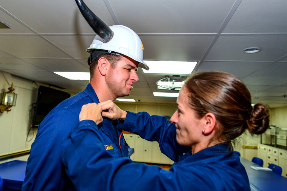 USS MONTEREY (CG 61) 130808-N-QL471-156 (9506163127)