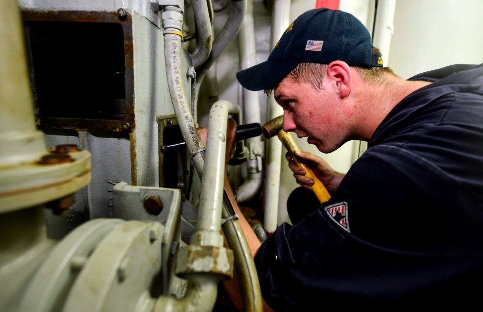 USS MONTEREY (CG 61) 130805-N-QL471-010 (9469268741)