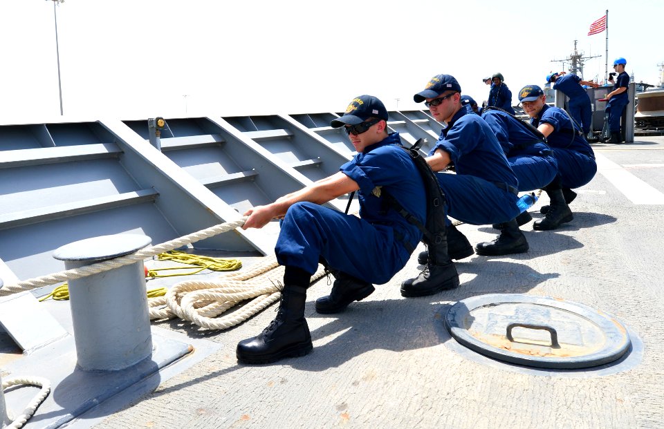 USS MONTEREY (CG 61) 130801-N-QL471-128 (9476059229)