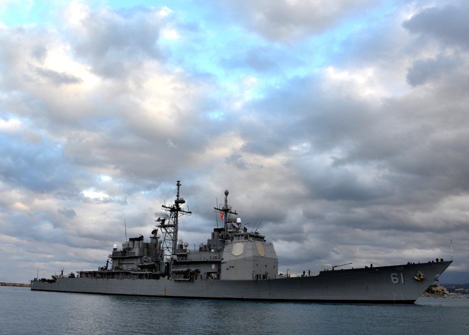 USS Monterey visits Crete 131208-N-MO201-025