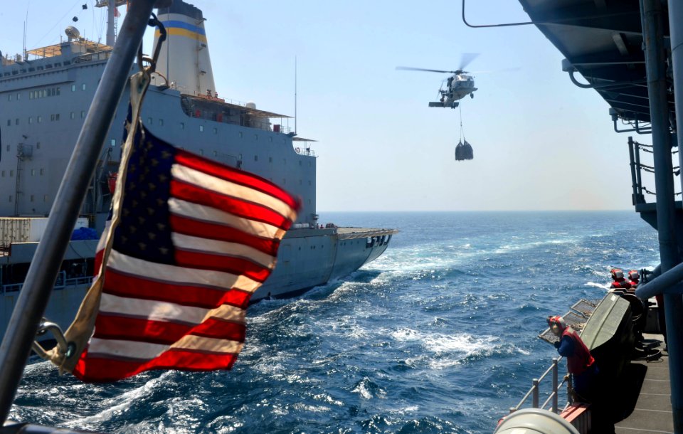 USS Monterey resuplies. (9084847227)