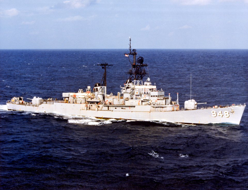 USS Morton (DD-948) underway in the Indian Ocean, circa in the 1970s (6485457)