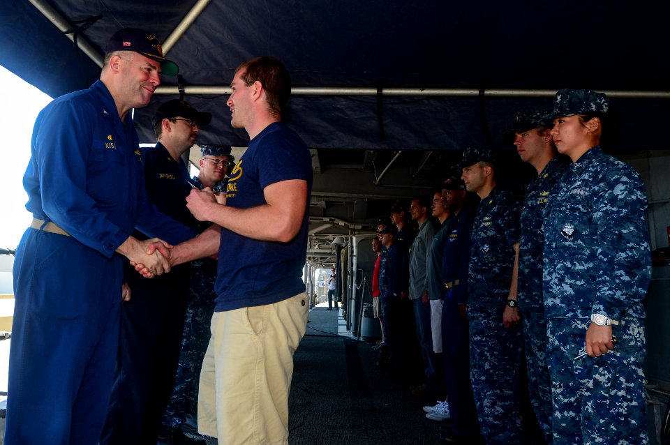 USS MONTEREY (CG 61) 131010-N-QL471-014 (10305734845)