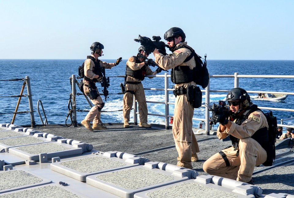 USS MONTEREY (CG 61) 130923-N-QL471-347 (10034709086)