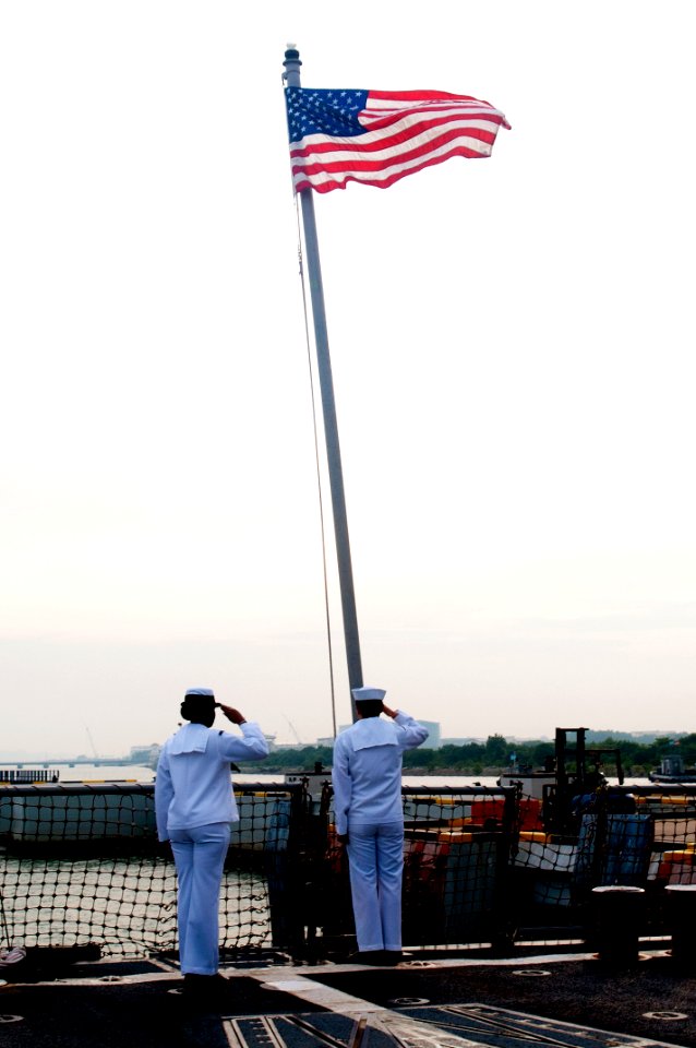 USS Mustin completes port visit to Malaysia 120929-N-MU720-013