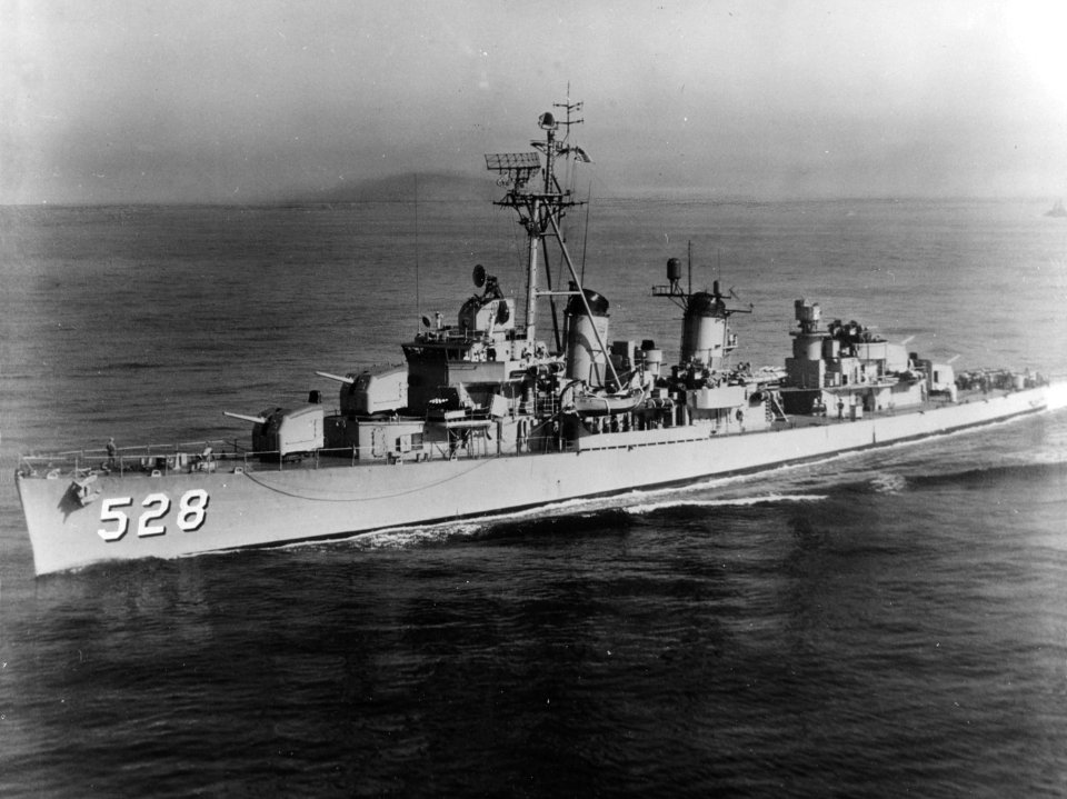 USS Mullany (DD-528) underway at sea on 6 April 1962 (NH 107244)